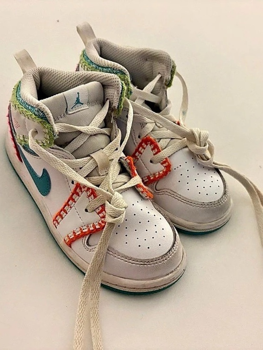 Nike Kids High-Top Sneakers White & Blue Like New